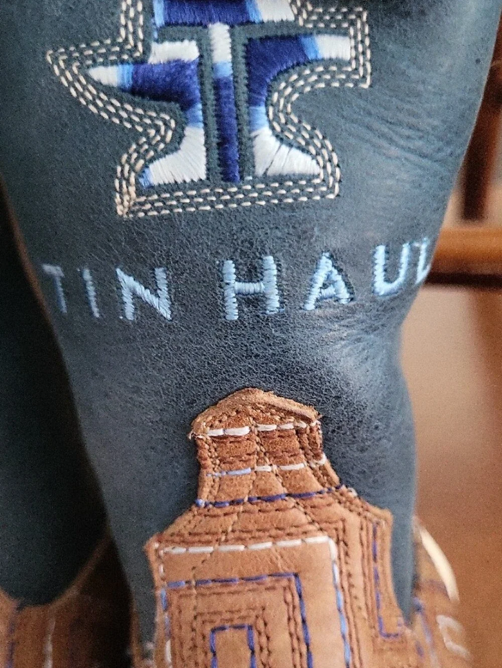 Tin Haul KIDS SIZE 10 